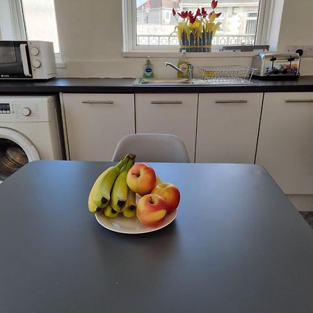 Radiant Accommodation Manor Lane Plymouth Dış mekan fotoğraf