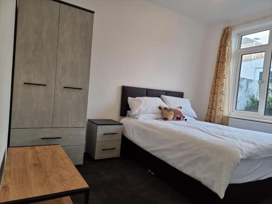 Radiant Accommodation Manor Lane Plymouth Dış mekan fotoğraf